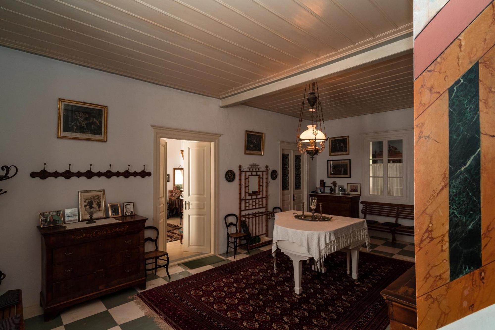 Rafalias Mansion Hydra  Exteriör bild